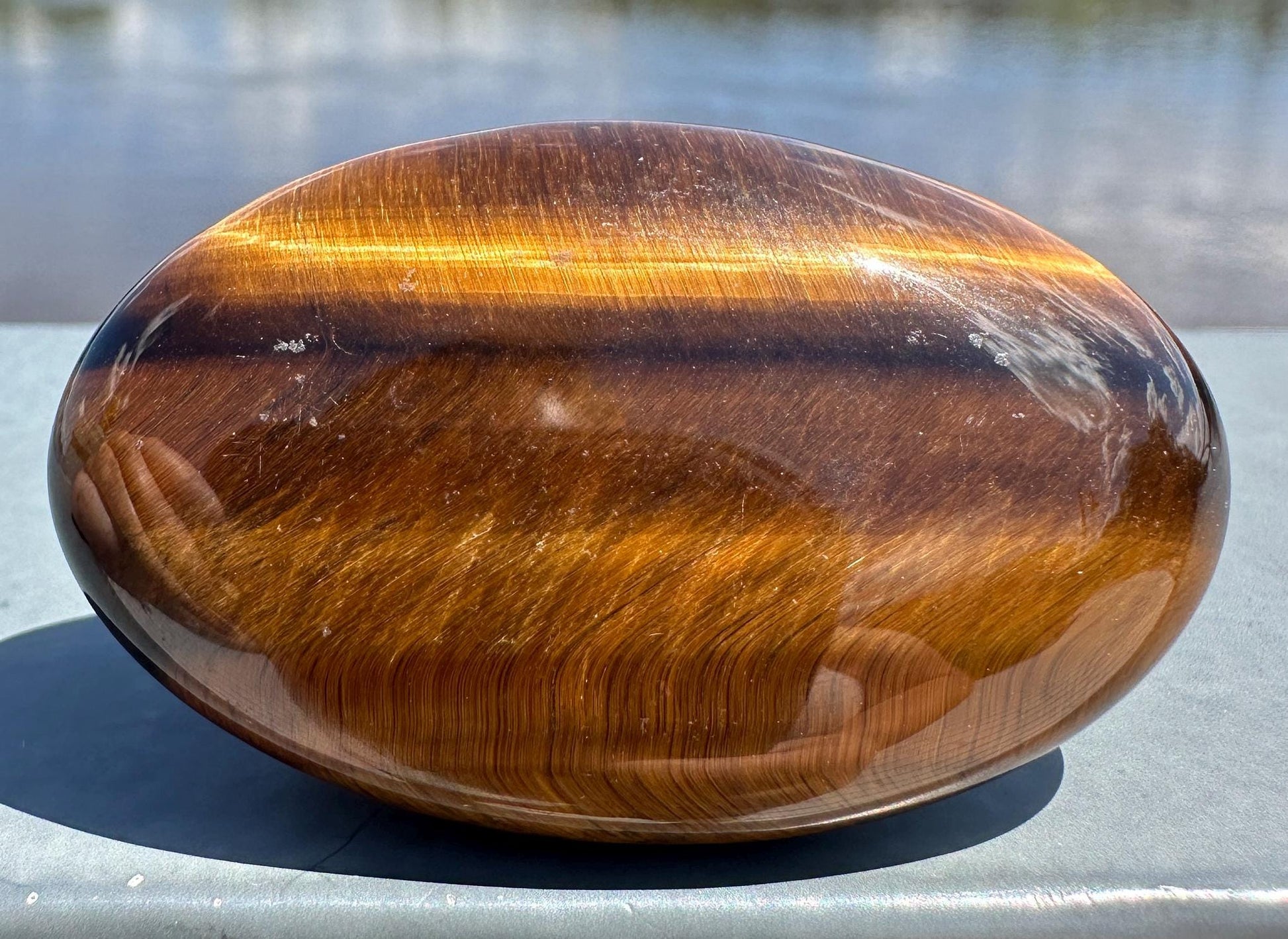 High Quality Natural Tiger Eye Palm Stone