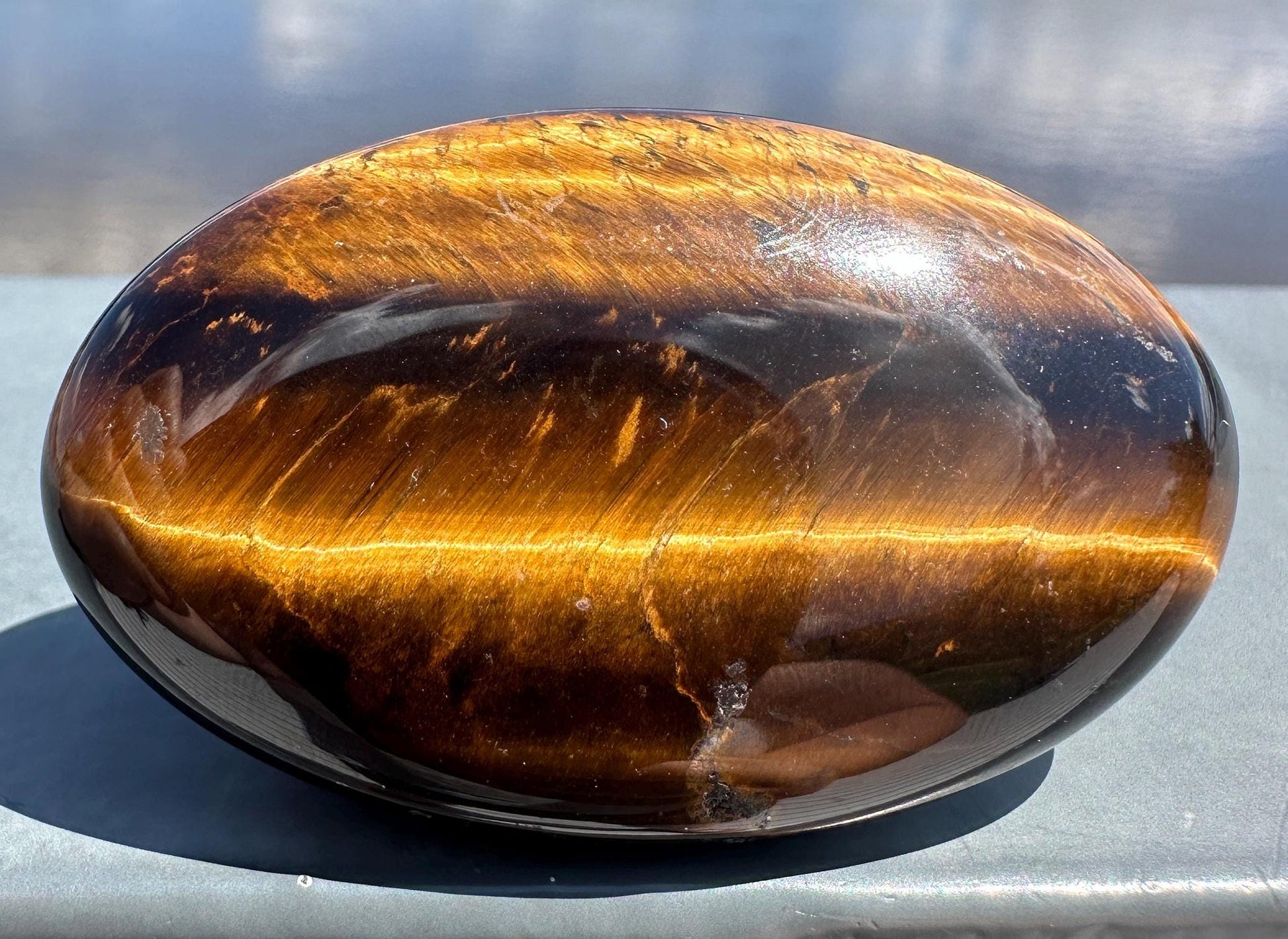 High Quality Natural Tiger Eye Palm Stone