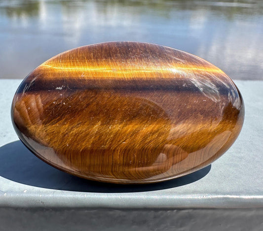 High Quality Natural Tiger Eye Palm Stone