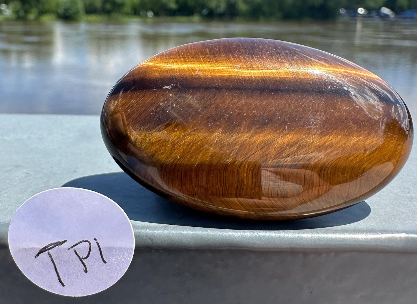 High Quality Natural Tiger Eye Palm Stone