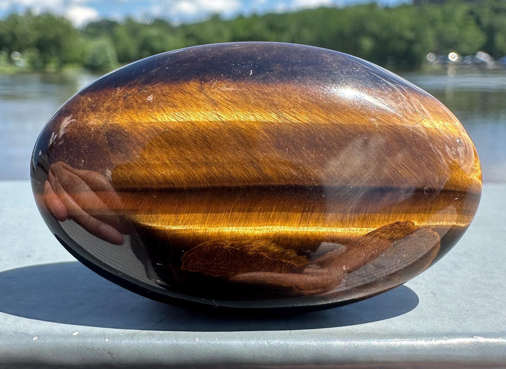 High Quality Natural Tiger Eye Palm Stone