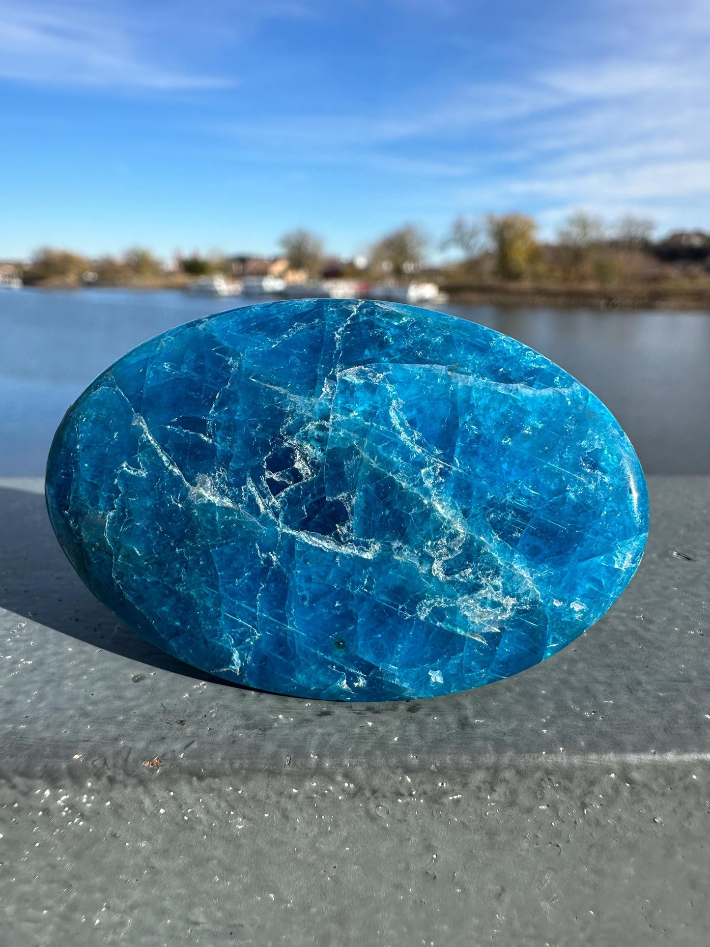 High Quality Natural Blue Apatite Palm Stone