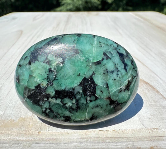 Beautiful Natural High Quality Emerald Polished Palm Stone - #1